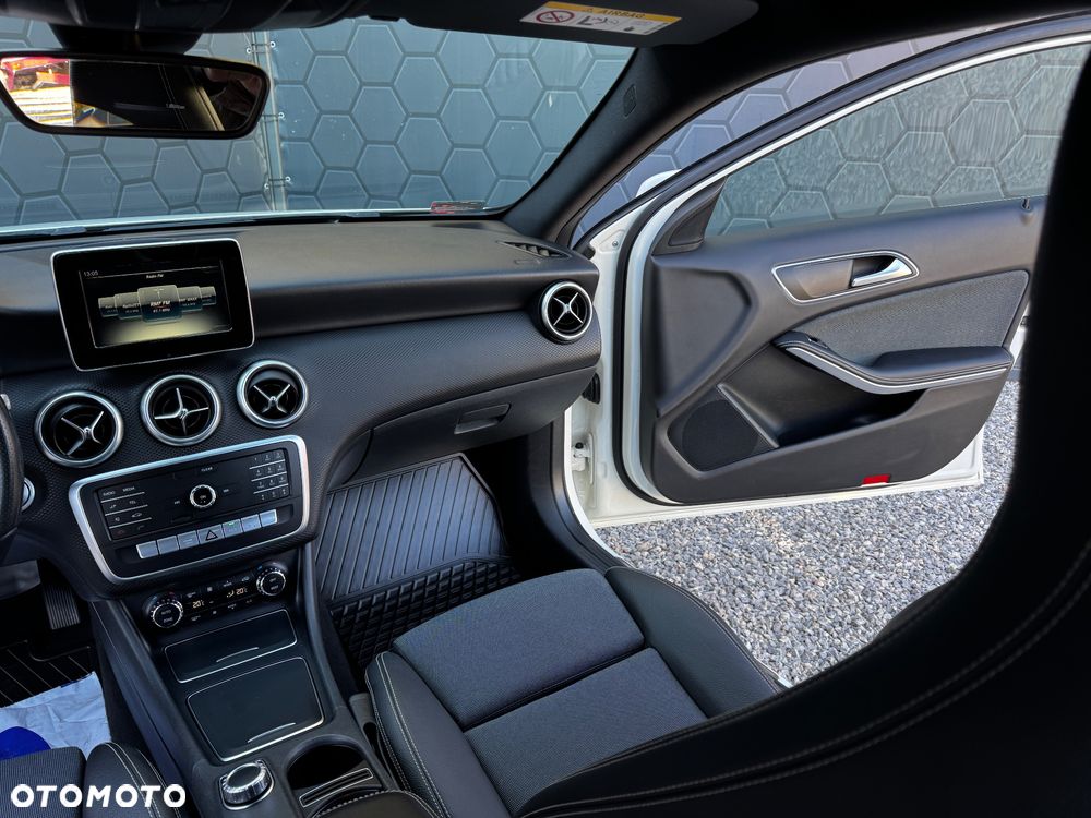 Mercedes-Benz Klasa A 160 7G-DCT AMG Line - 26