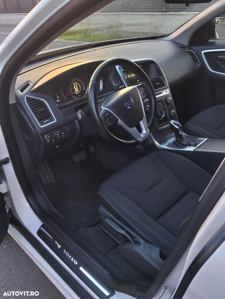 Volvo XC 60 D3 Geartronic Momentum - 12