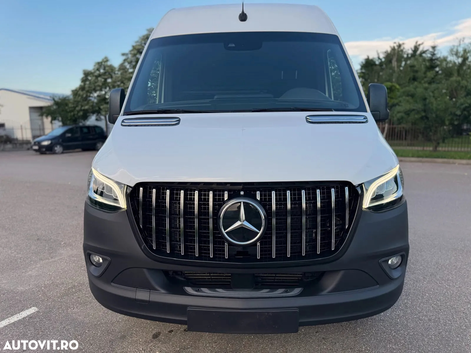 Mercedes-Benz Sprinter - 12