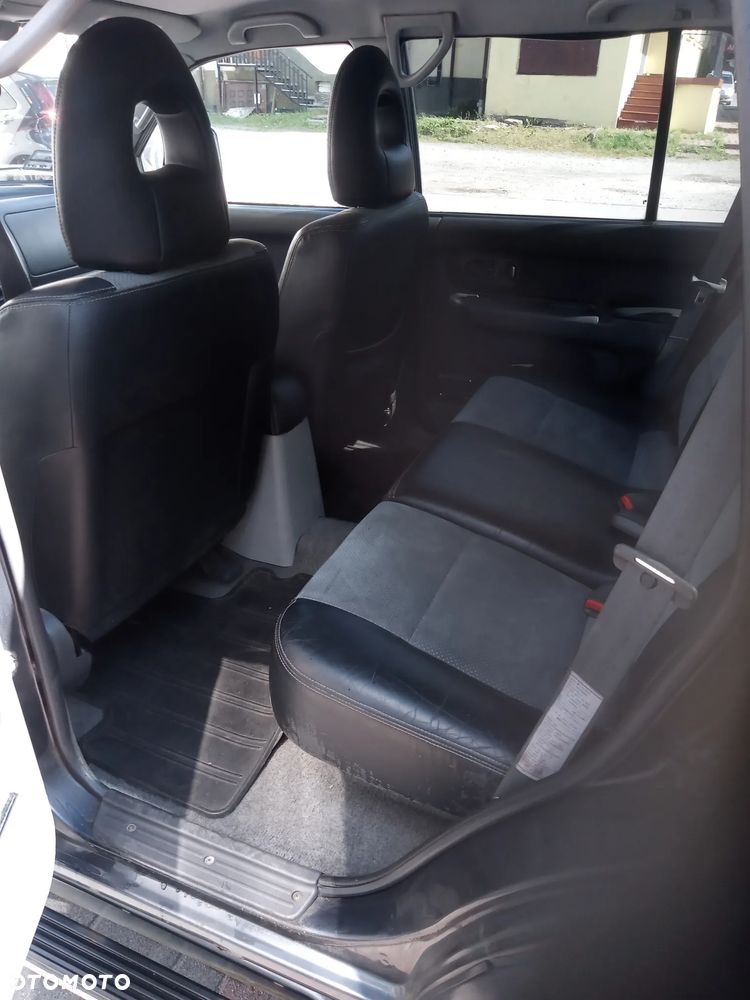 Mitsubishi Pajero - 2