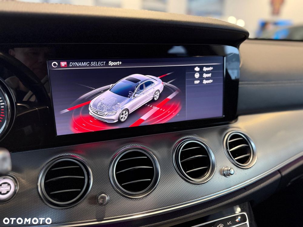 Mercedes-Benz Klasa E 220 d 9G-TRONIC AMG Line - 19