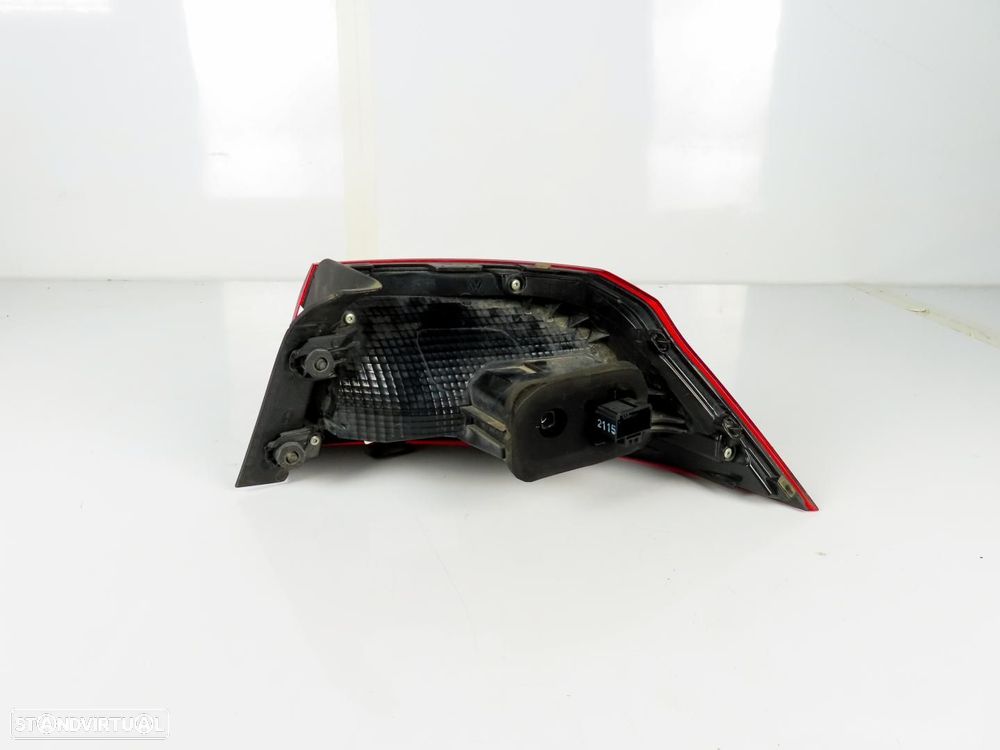 Farolim LED Esquerdo/Trás Usado / Original VW PASSAT (3G2/CB2) 3G5945095F / 3G59... - 2