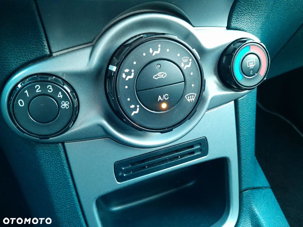 Ford Fiesta - 15