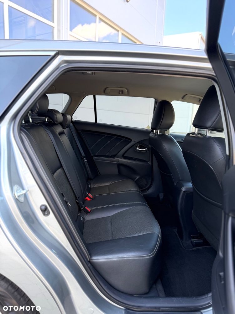 Toyota Avensis 1.8 Premium - 26