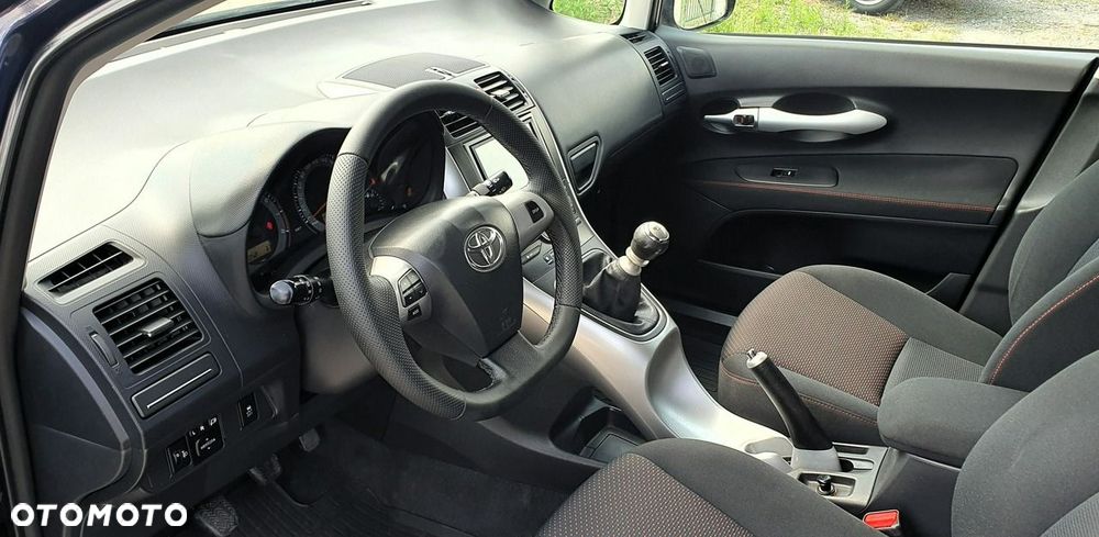 Toyota Auris - 7