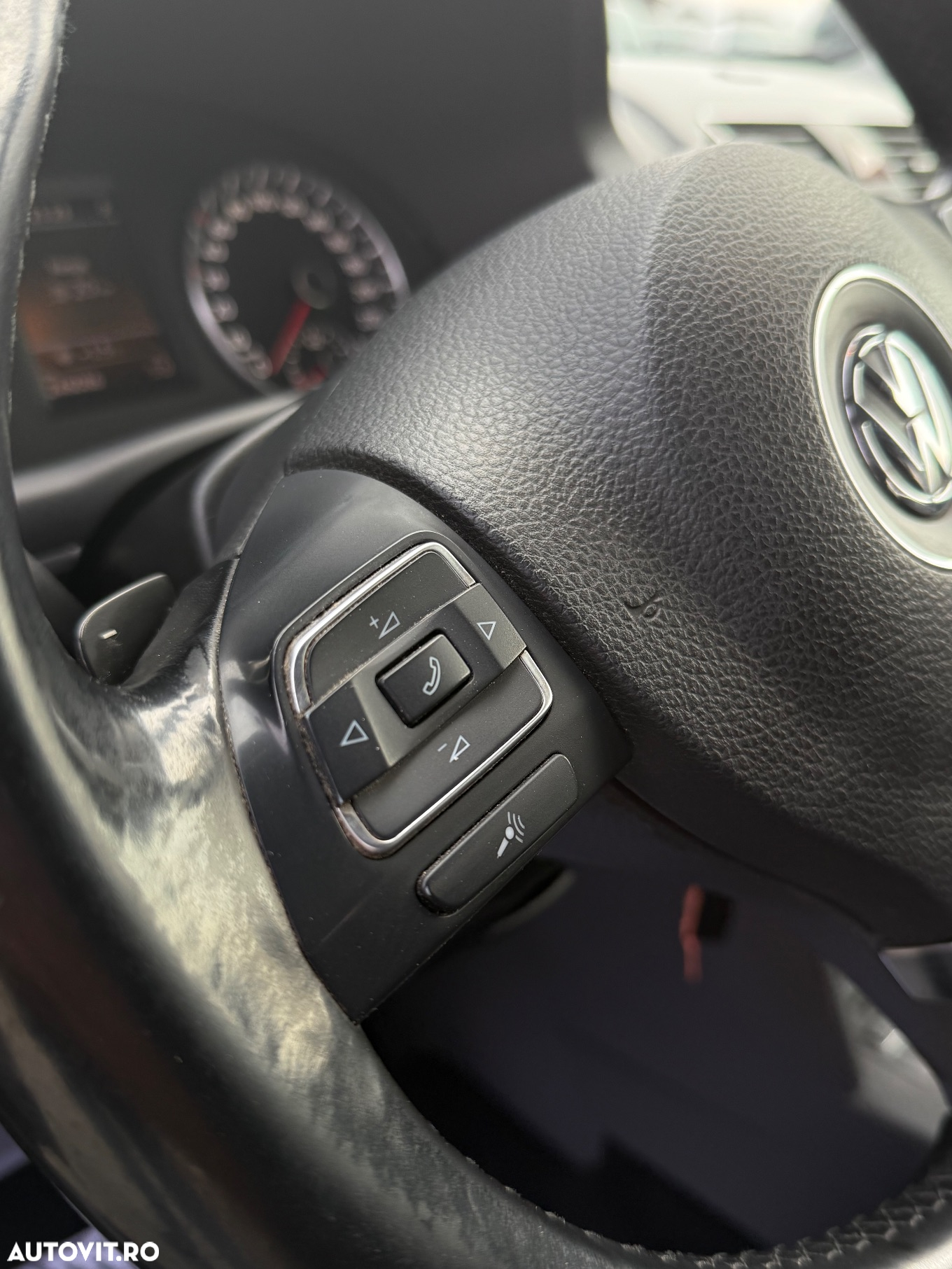 Volkswagen Touran 1.6 TDI DSG Highline - 27