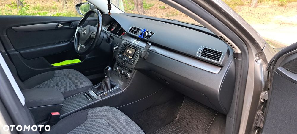 Volkswagen Passat 2.0 TDI Comfortline - 5