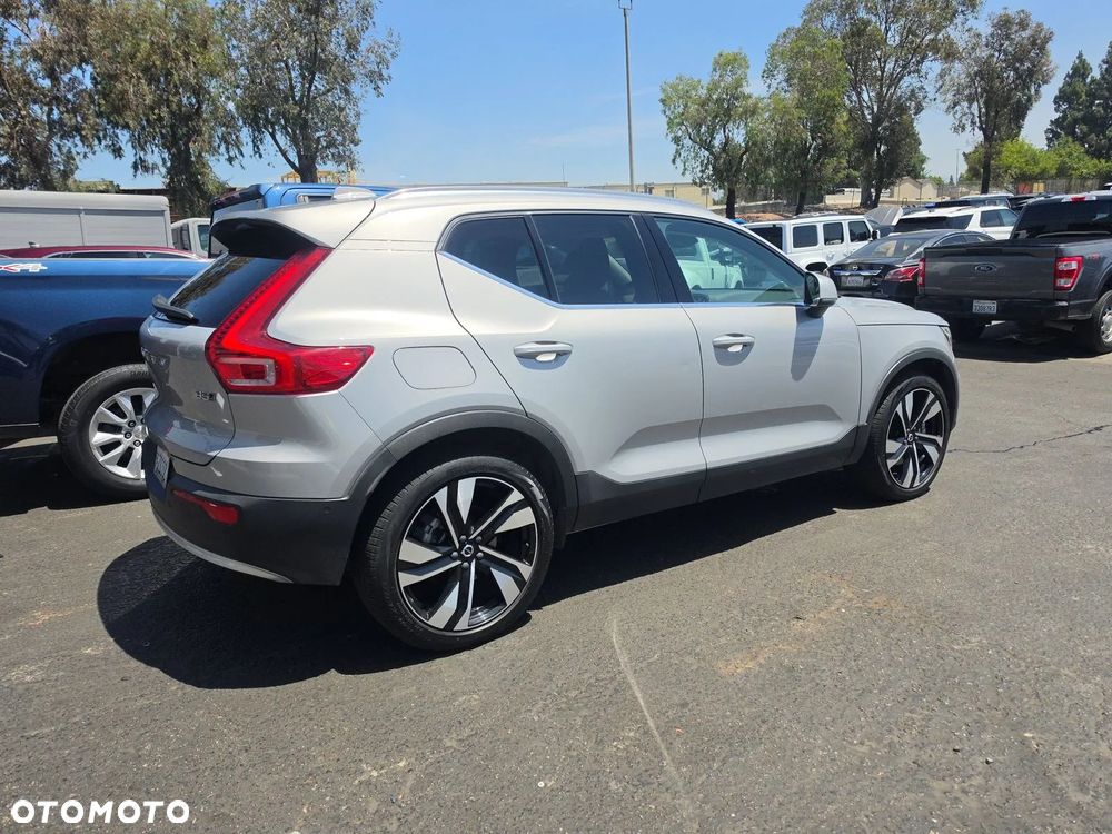 Volvo XC 40 B5 B AWD Ultimate Bright - 4