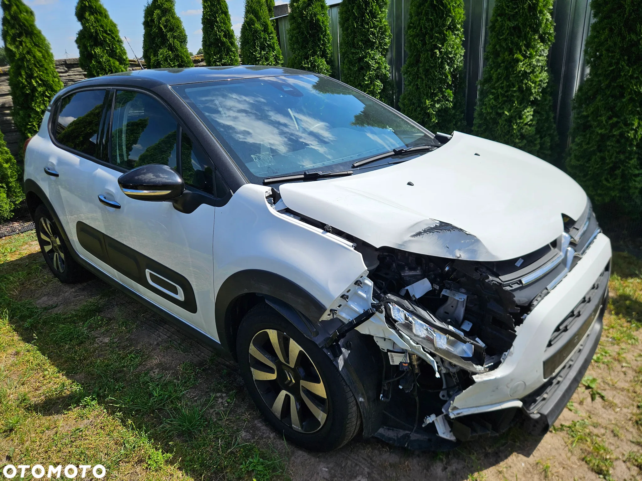 Citroën C3 1.2 PureTech Shine EAT6 - 8