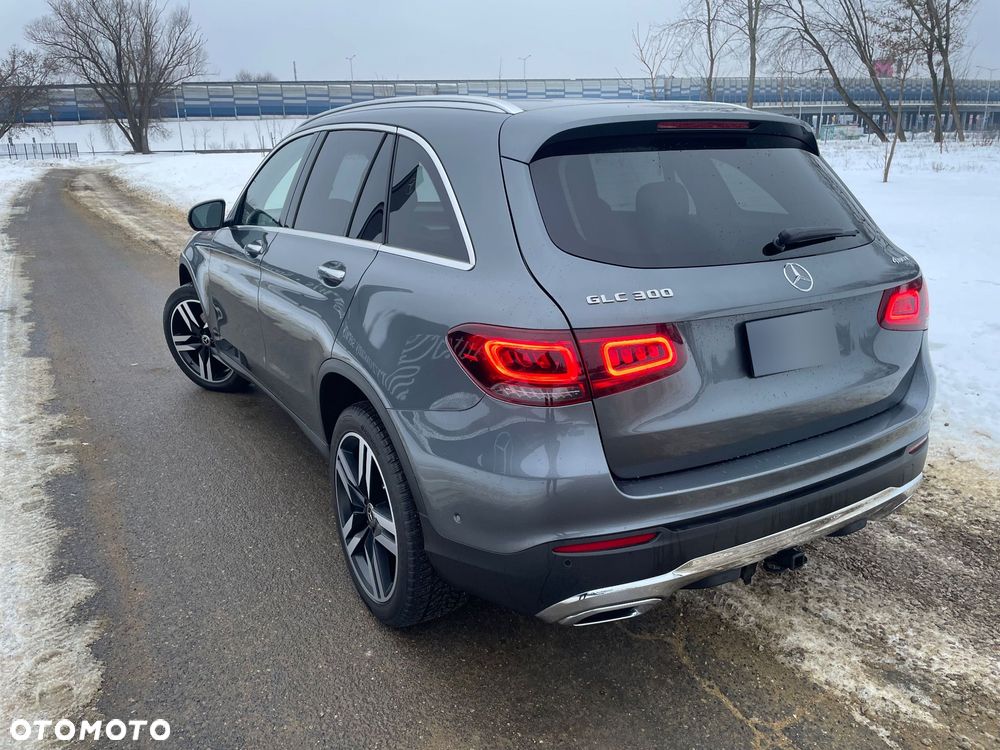 Mercedes-Benz GLC 300 4Matic 9G-TRONIC Exclusive - 6