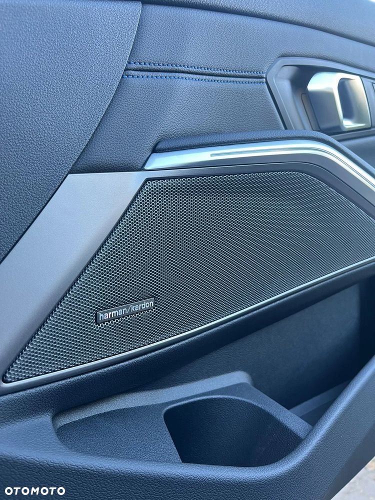 BMW Seria 3 330e xDrive M Sport - 12