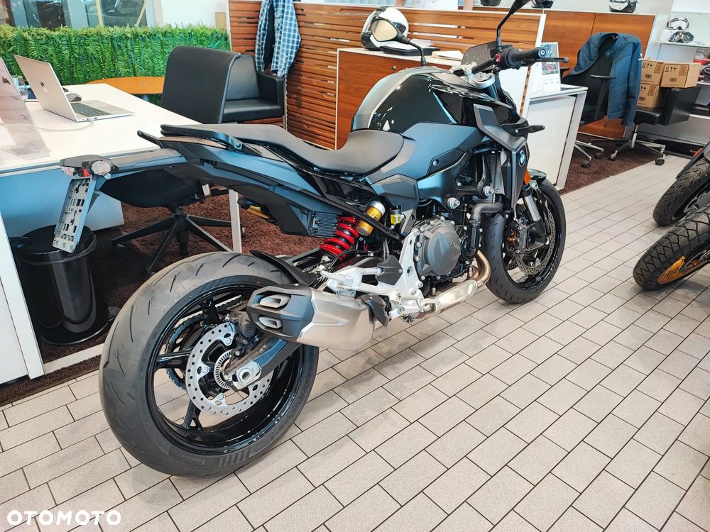 BMW F - 5