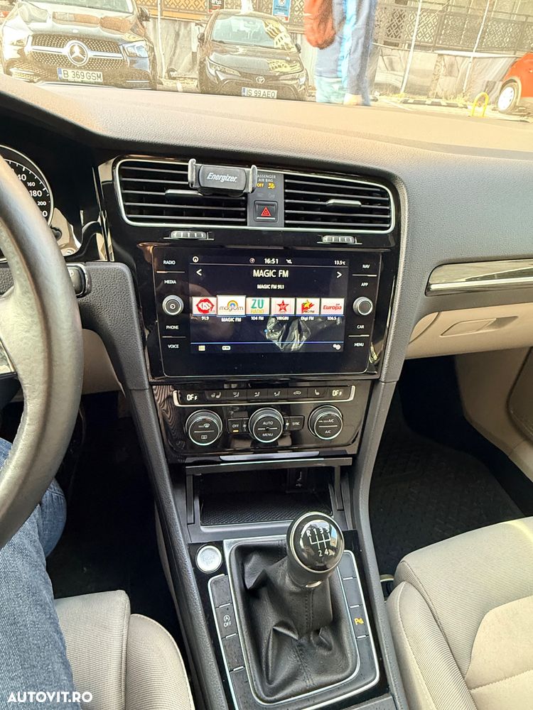 Volkswagen Golf 1.6 TDI Highline - 18