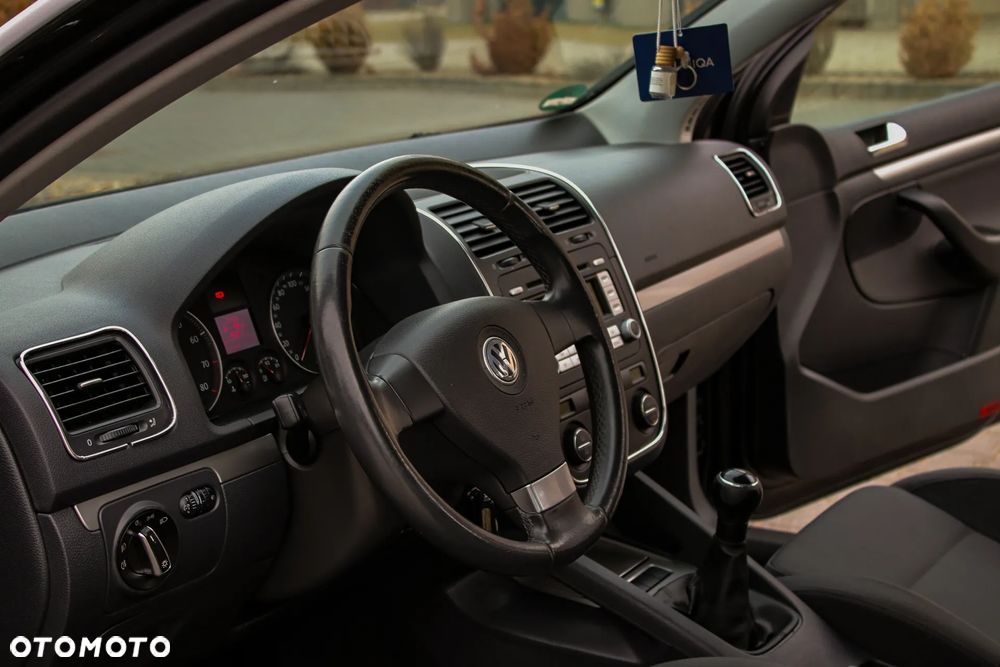 Volkswagen Golf 2.0 FSI Speed - 32