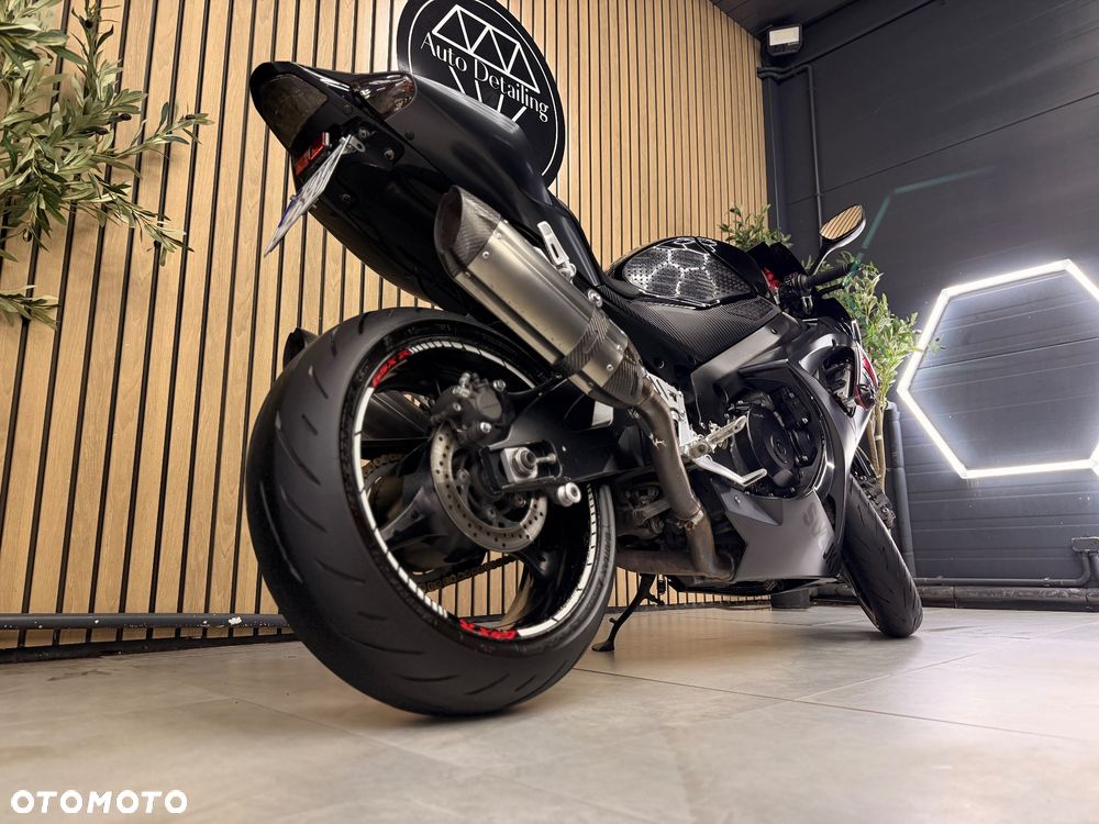 Suzuki GSX-R - 4