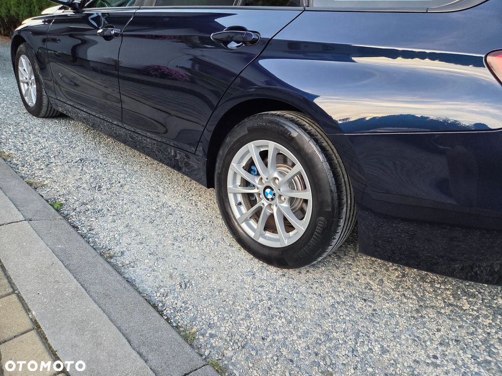 BMW Seria 3 318d Sport Line - 31