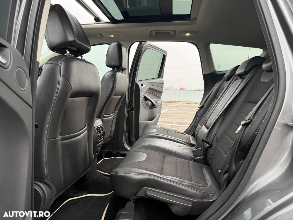 Ford Kuga 2.0 TDCi 4WD Powershift Titanium - 28