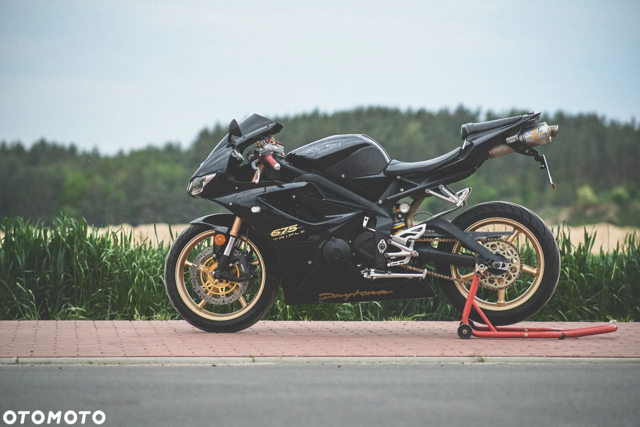 Triumph Daytona - 1
