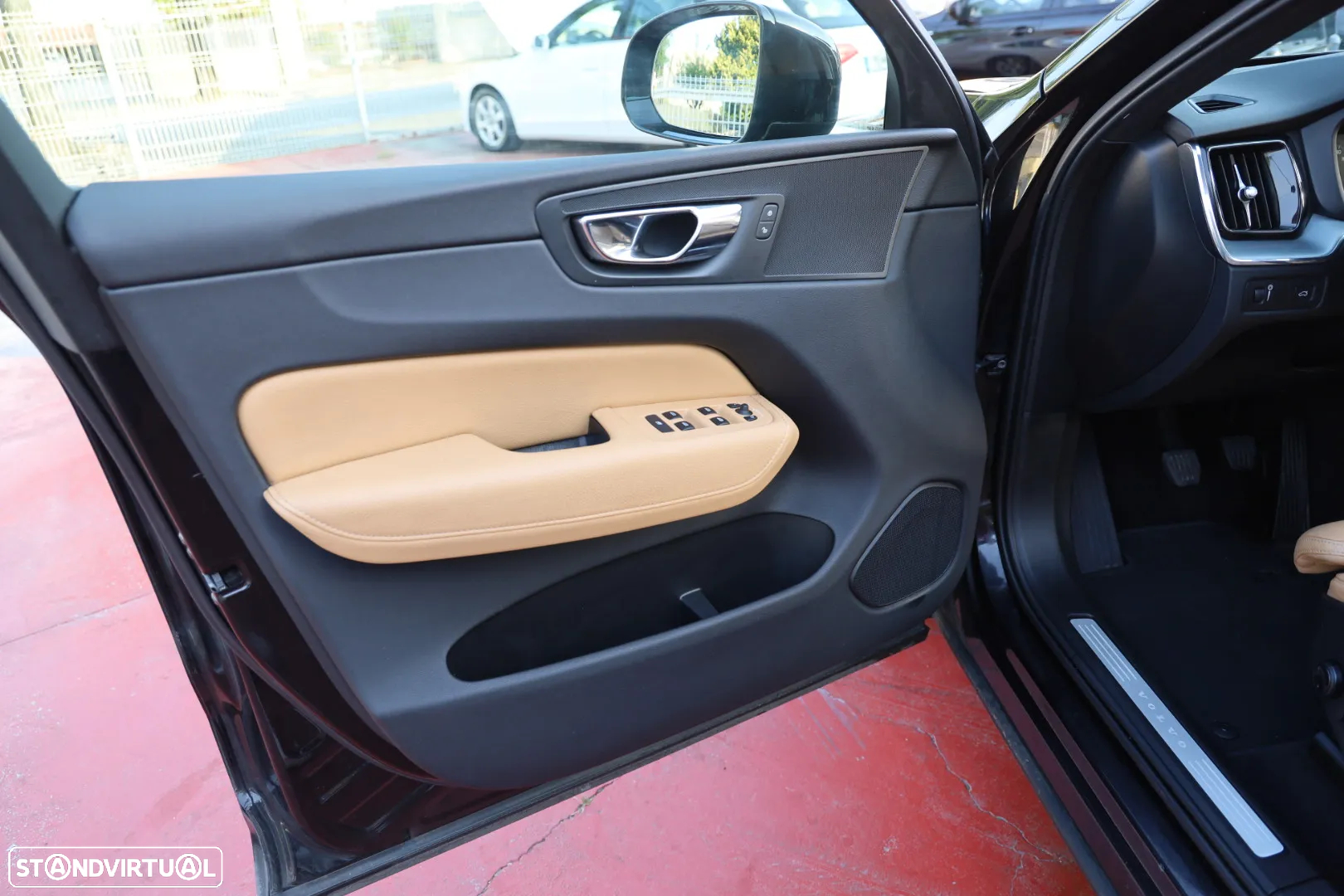 Volvo XC 60 2.0 D3 Momentum Plus - 12