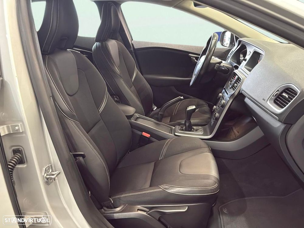 Volvo V40 2.0 D3 Momentum - 15