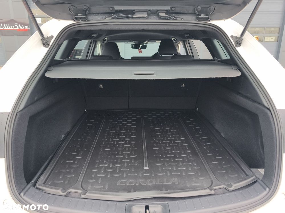 Toyota Corolla 1.8 Hybrid Comfort - 13