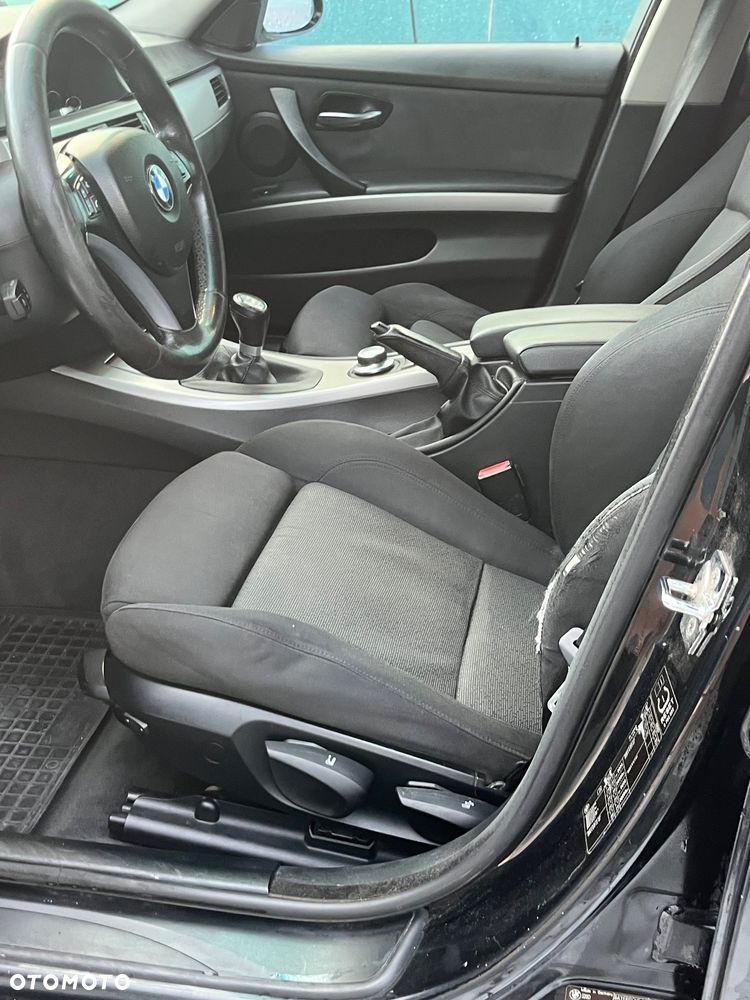 BMW Seria 3 320d - 24