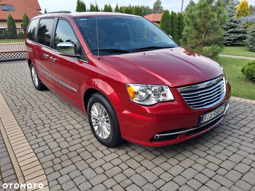 Chrysler Town & Country 3.6 Limited - 8