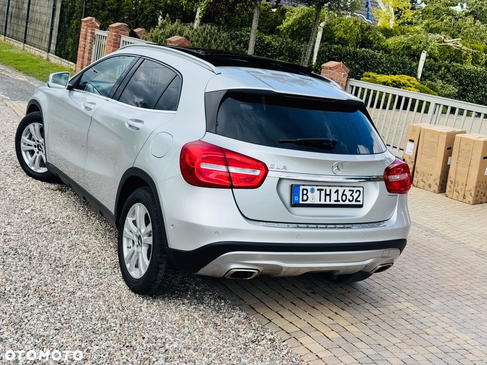 Mercedes-Benz GLA 200 7G-DCT Style - 32