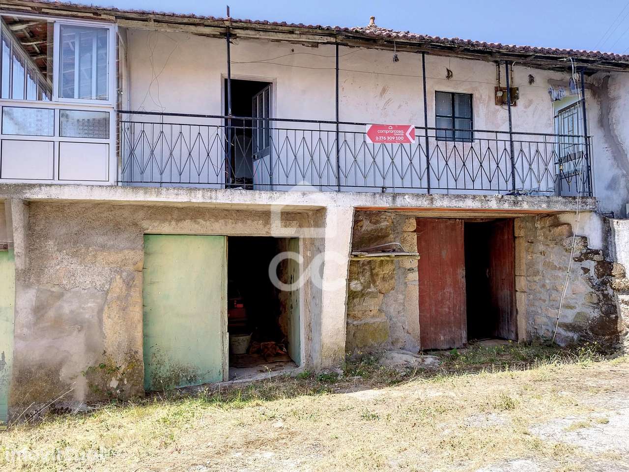 Moradia de aldeia V5 para recuperar com jardim e garagem - Grande imagem: 4/31