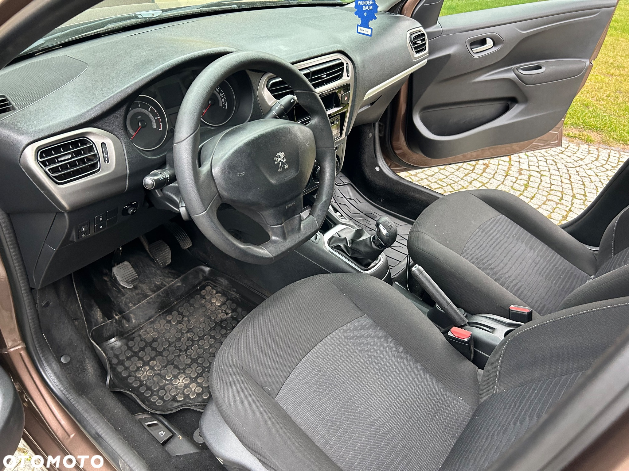 Peugeot 301 1.2 Pure Tech Active - 13