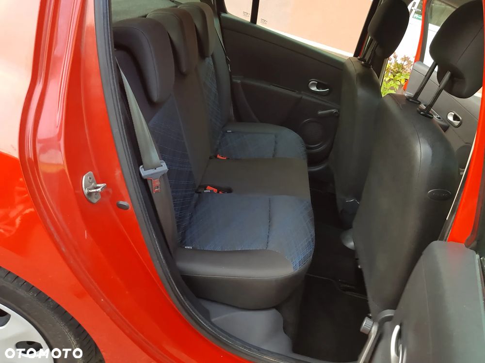 Renault Clio 1.2 16V 75 Dynamique - 11