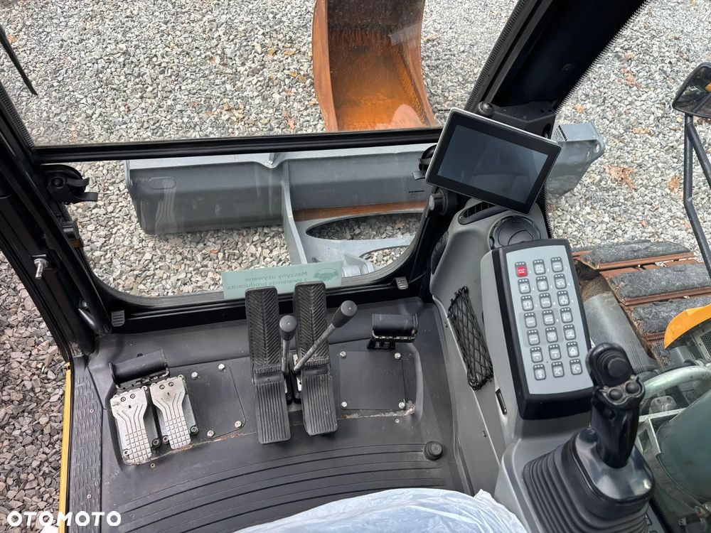 Liebherr R 914 Compact - 17