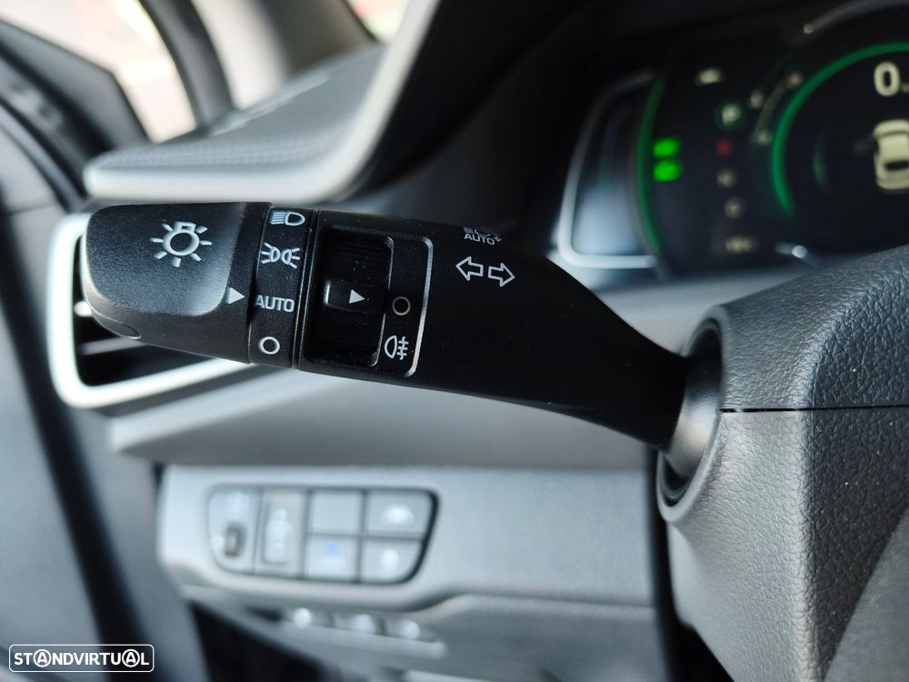 Hyundai Ioniq - 16