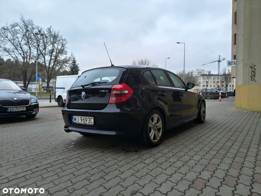 BMW Seria 1 118d - 5