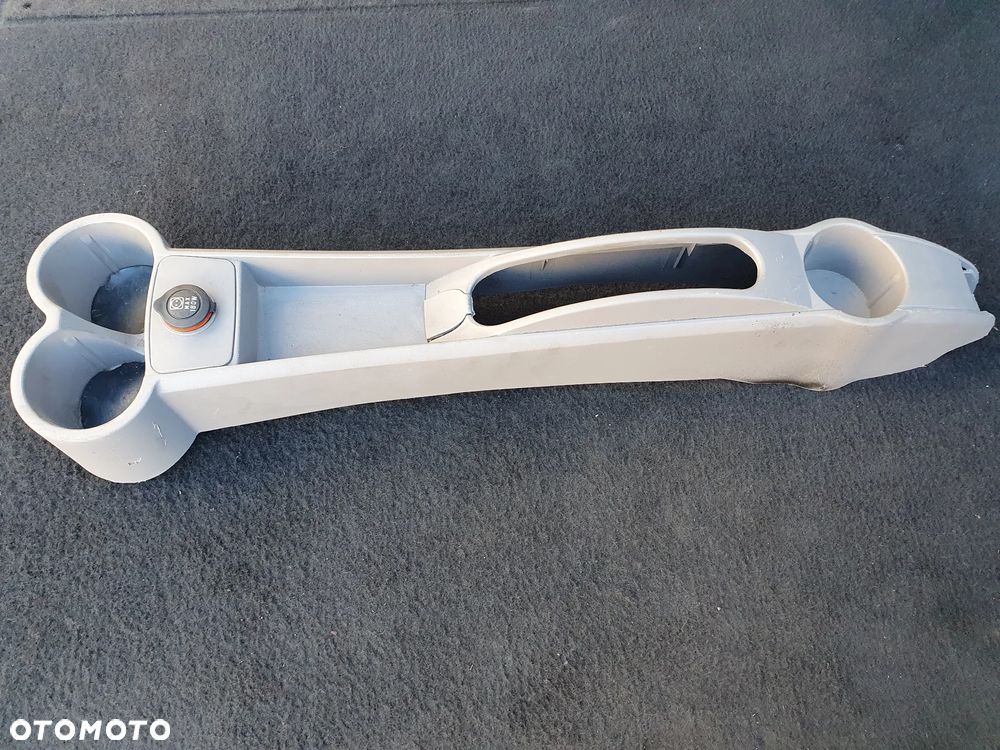 FIAT PANDA II TUNEL ŚRODKOWY UCHWYT NA KUBKI CUPHOLDER GNIAZDO ZAPALNICZKI 735336465 ORYGINAŁ - 1