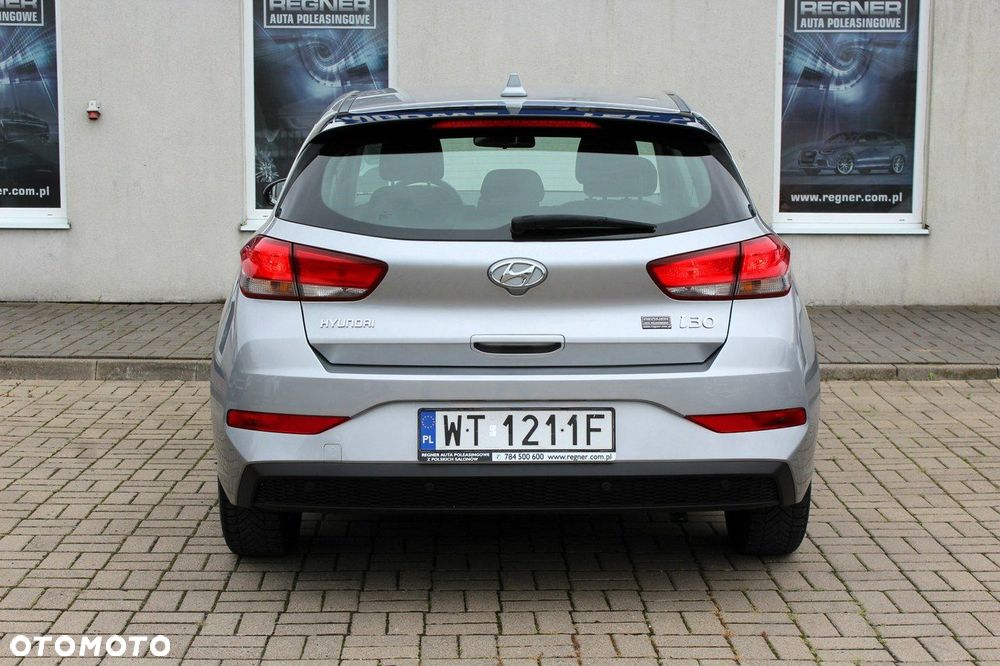 Hyundai i30 1.5 DPI Classic + - 5