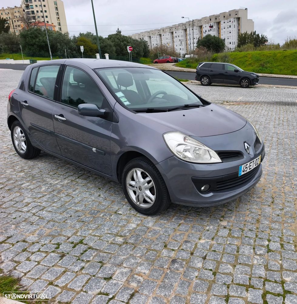 Renault Clio 1.2 16V Confort - 6