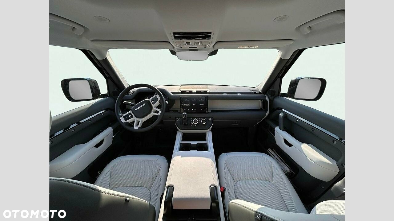 Land Rover Defender - 8