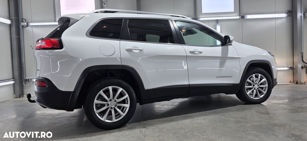 Jeep Cherokee - 9