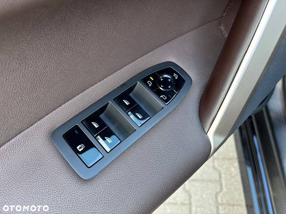 BMW iX - 29