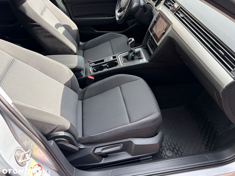 Volkswagen Passat 2.0 TDI EVO Business - 17
