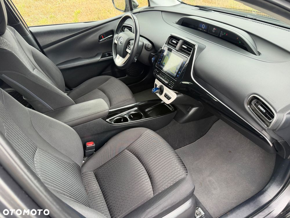 Toyota Prius Hybrid Executive - 18