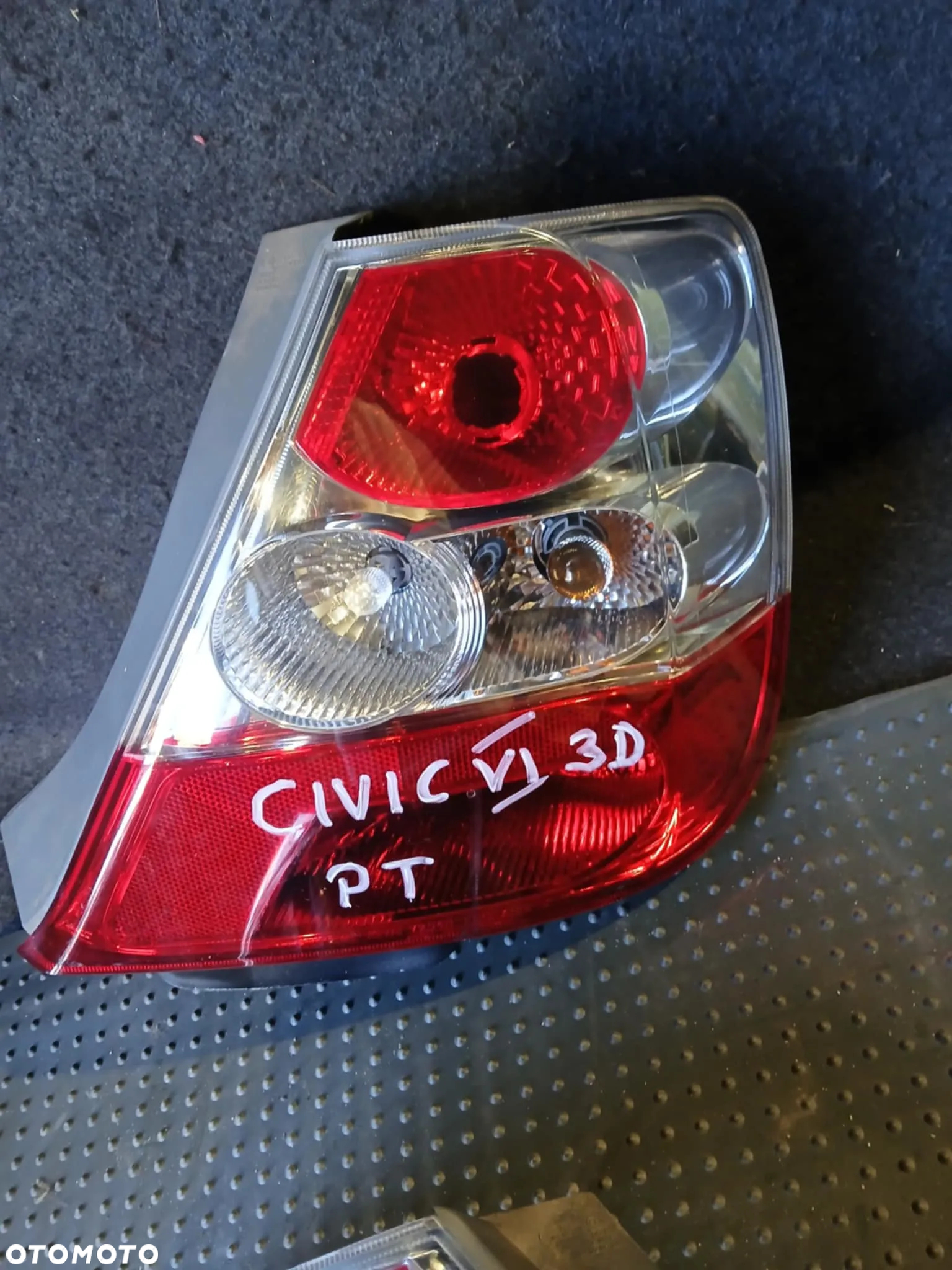 Honda Civic VII Lift  3D lampa tylna lewa, prawa - 3