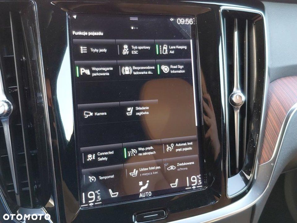 Volvo V60 Cross Country - 24