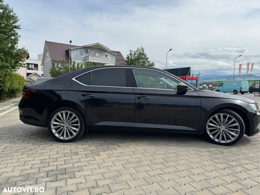 Skoda Superb 2.0 TDI DSG 4X4 Style - 3