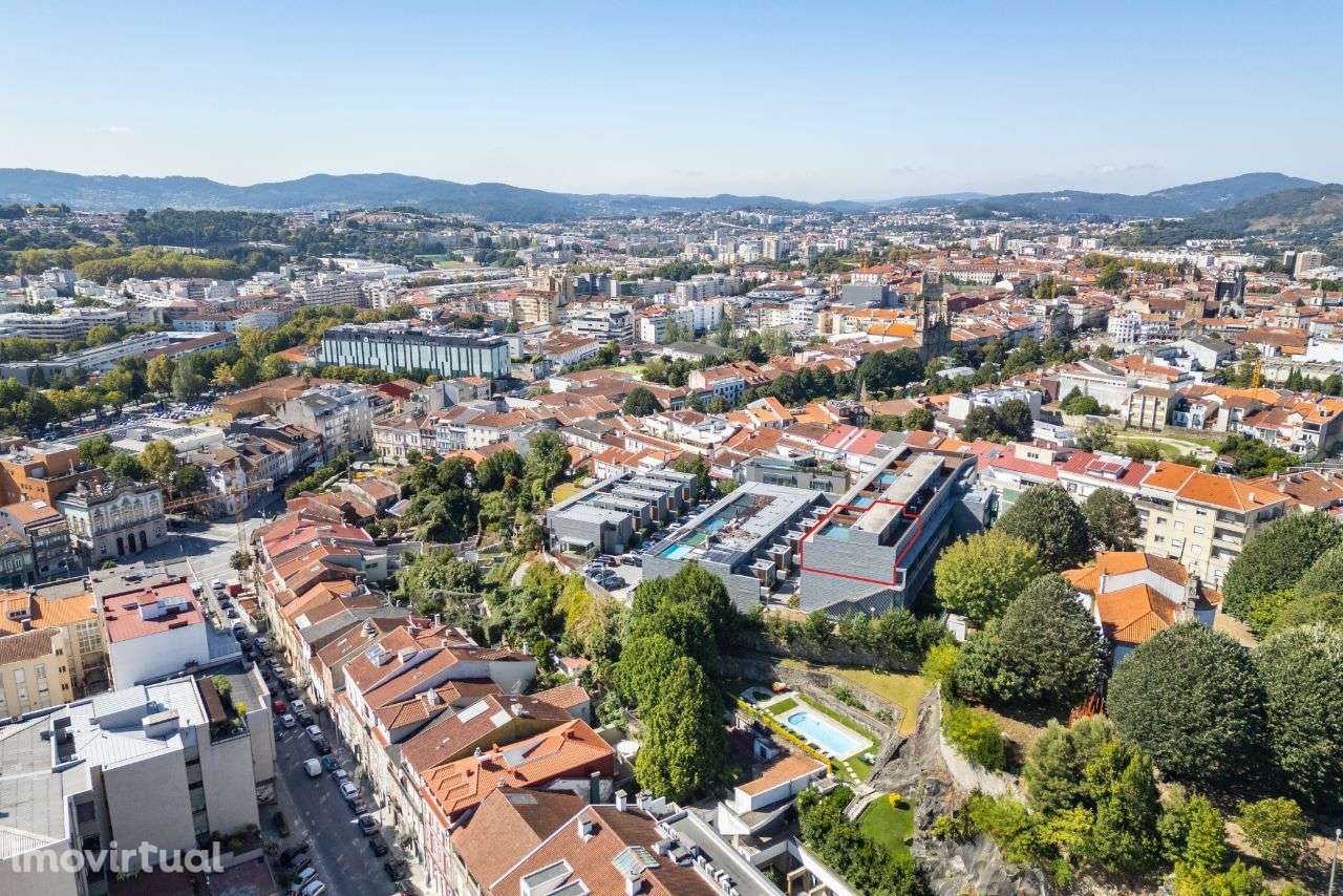Penthouse Luxuosa com Piscina e Vistas 360º no Coração de Braga - Grande imagem: 4/54