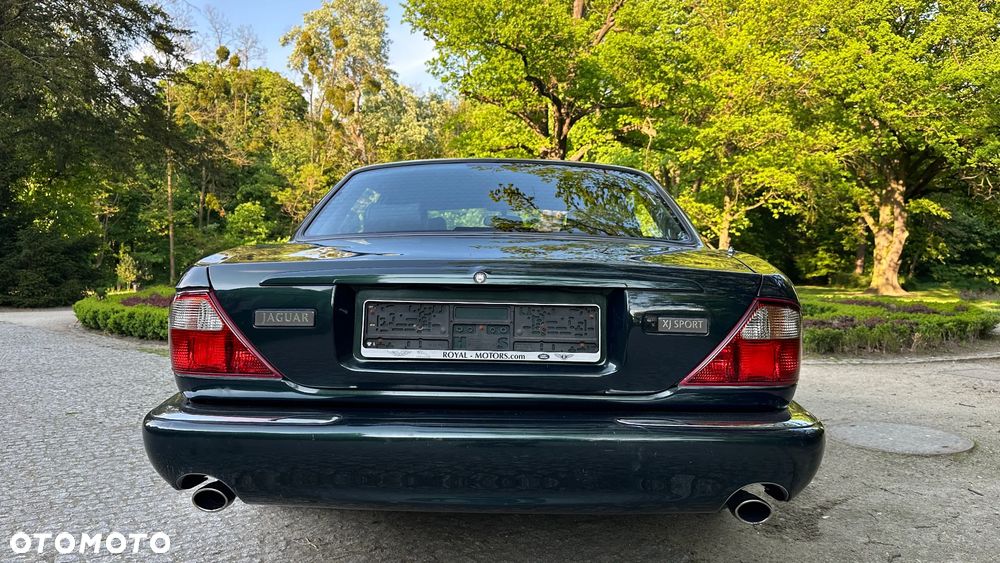 Jaguar XJ 3.2 - 22