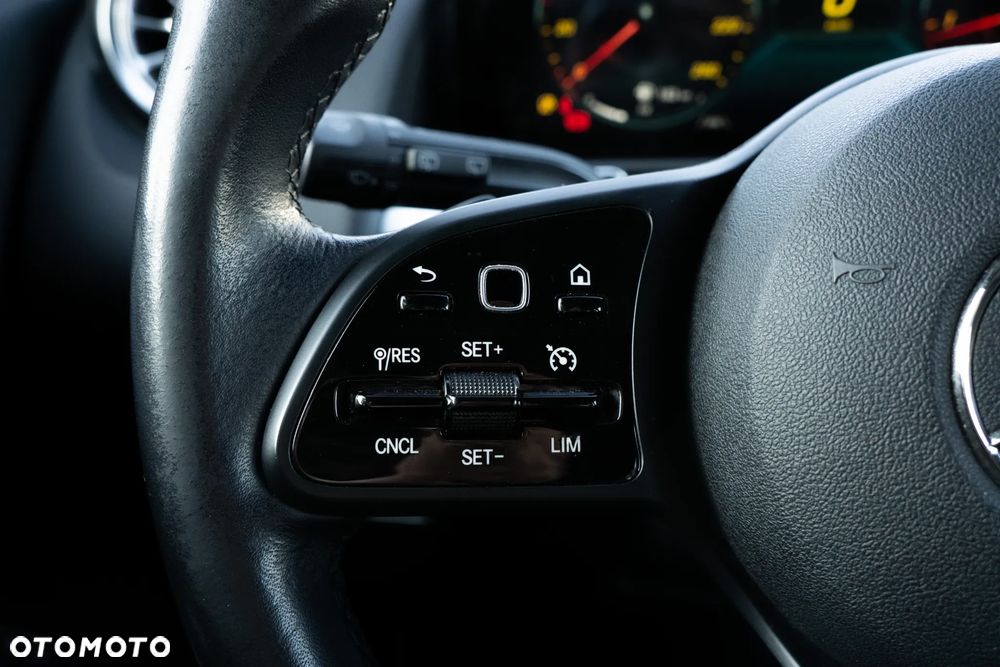 Mercedes-Benz GLB 250 4-Matic 8G-DCT - 24