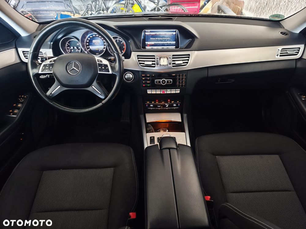 Mercedes-Benz Klasa E 250 CDI 4-Matic Avantgarde - 21