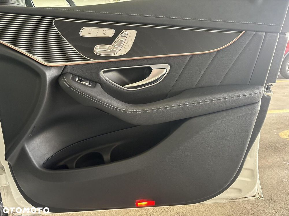 Mercedes-Benz EQC - 19